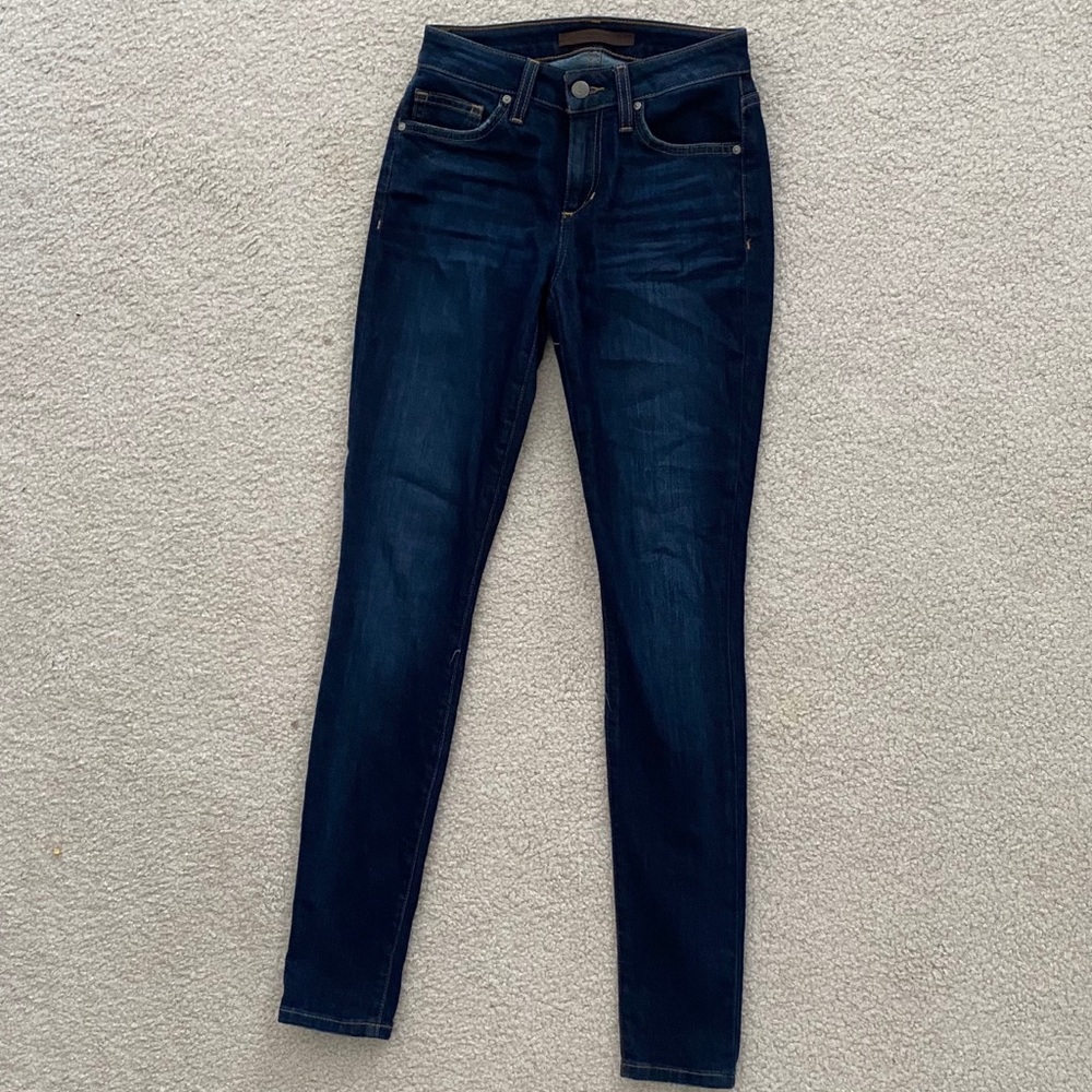 Joe’s Jeans - size 24 skinny in Giselle.